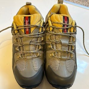 Women’s Chung Shi fitness toning shoes us size 8.5. Perfect condition,never worn